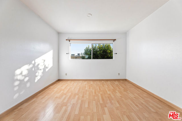 5055 Coldwater Canyon Avenue, Sherman Oaks CA: https://media.crmls.org/mediaz/d85694b6-e1f3-4e77-b7dd-0061e594e9d4.jpg