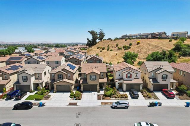 545 Shearwater Street, Hollister CA: https://media.crmls.org/mediaz/d8572163-491c-402a-b042-7693a3621a07.jpg