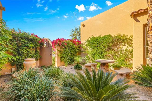 58 Payson Circle, Palm Desert CA: https://media.crmls.org/mediaz/d8572840-5fef-4c56-872d-5fa1f6ab5a56.jpg