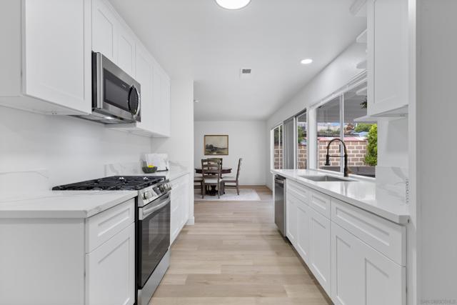 2915 Morton Way, San Diego CA: https://media.crmls.org/mediaz/d85860d7-5060-4854-8ff1-3e714208b6a1.jpg