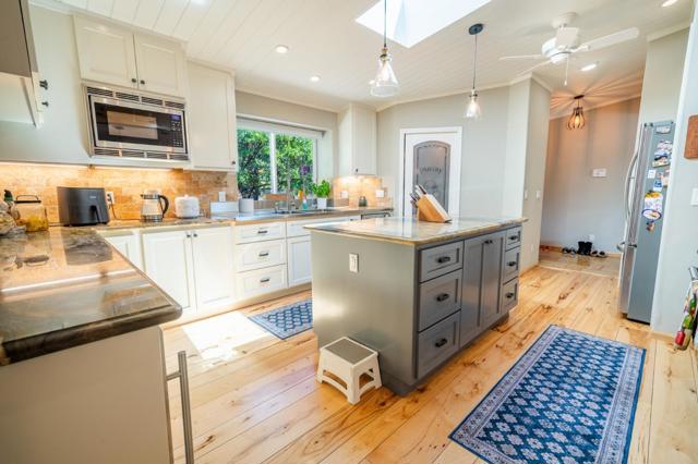 25 Adeline Drive, Walnut Creek CA: https://media.crmls.org/mediaz/d8587cc6-22c4-45d3-896f-f0e2ff35ceb7.jpg
