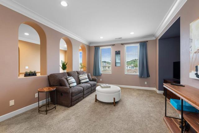 2555 Muirfield Way, Gilroy CA: https://media.crmls.org/mediaz/d85911ec-ea5d-4dbf-8bca-80cbfa4fccdd.jpg