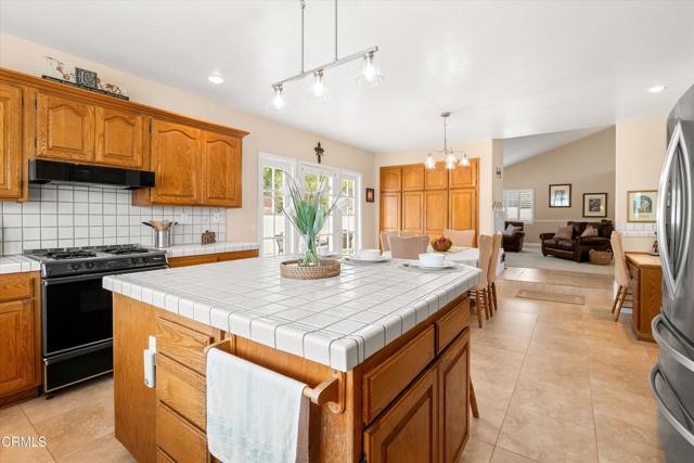 2210 Via Loma, Camarillo CA: https://media.crmls.org/mediaz/d8593bc2-d4ce-4c8f-9fd7-2b73ecce17f1.jpg