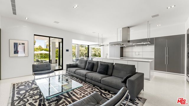 16032 VALLEY VISTA Boulevard, Encino CA: https://media.crmls.org/mediaz/d8598797-f34c-4108-8a61-cbfb90df14a8.jpg