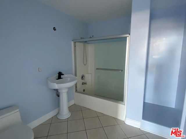 726 S Santa Fe Avenue, Los Angeles CA: https://media.crmls.org/mediaz/d85a9d08-24a6-40a3-a02e-8839b789f181.jpg