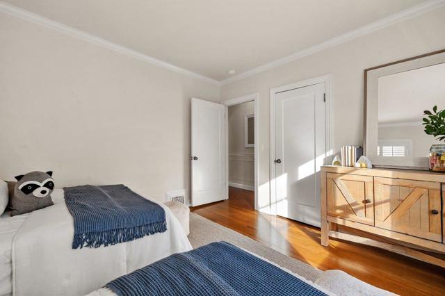 526 W Poplar Avenue, San Mateo CA: https://media.crmls.org/mediaz/d85ae191-dcfc-4d07-bc43-298f7b62d4f2.jpg