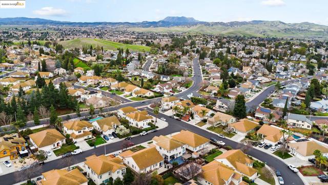 2105 Bedrock Way, Antioch CA: https://media.crmls.org/mediaz/d85b2810-d113-4d13-bf11-757987bfc6b2.jpg