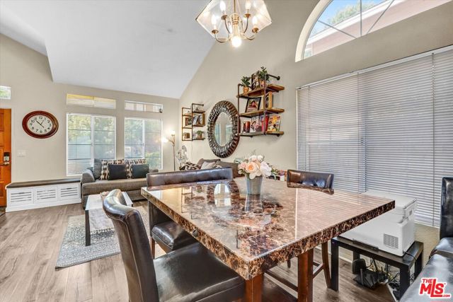 27632 Kevin Place, Santa Clarita CA: https://media.crmls.org/mediaz/d85b8a9b-d548-4194-af25-6d8f589fc537.jpg