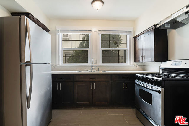 1732 N Wilton Place, Los Angeles CA: https://media.crmls.org/mediaz/d85d63d2-7903-46e6-a791-000ddf50736e.jpg