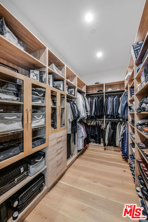 4365 Kraft Avenue, Studio City CA: https://media.crmls.org/mediaz/d85e2026-3376-4f28-9dbc-ab6175809ba3.jpg