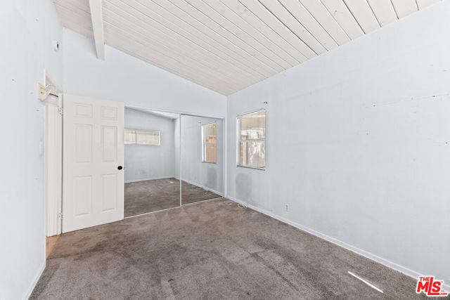 22027 Viscanio Road, Woodland Hills CA: https://media.crmls.org/mediaz/d85ebcc1-9850-49cd-b201-c66049449f7c.jpg