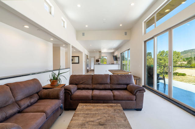 Image 32 of 83 For 28990 Bonita Vista Road