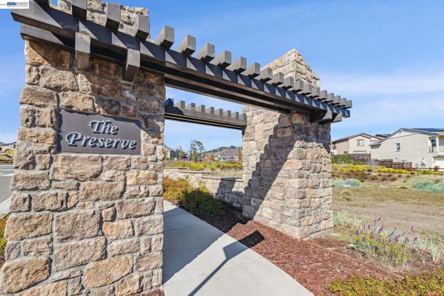 57109 Via Vicenza, San Ramon CA: https://media.crmls.org/mediaz/d85f80e1-4225-4881-95bd-61efb50d2f79.jpg