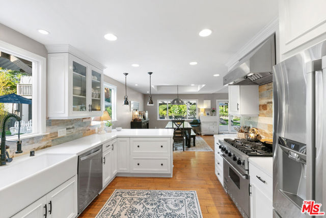 30603 El Sueno Drive, Malibu CA: https://media.crmls.org/mediaz/d85fef19-1a0d-429d-8c5a-3ca7e31850b1.jpg