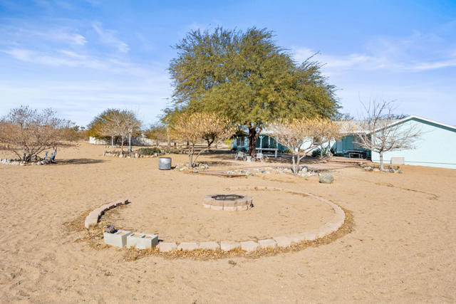 62851 Aberdeen Drive, Joshua Tree CA: https://media.crmls.org/mediaz/d85ff17e-631d-43f5-9297-13b317400e74.jpg