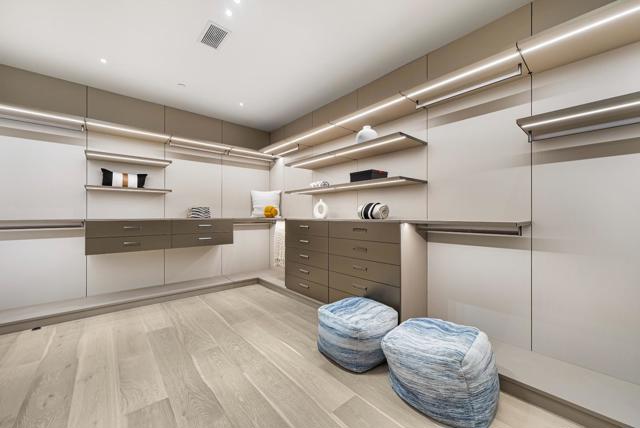 1068 Riverside Drive, Los Altos CA: https://media.crmls.org/mediaz/d86035bd-8b1a-4b16-8e51-8f91ed0dfeaf.jpg