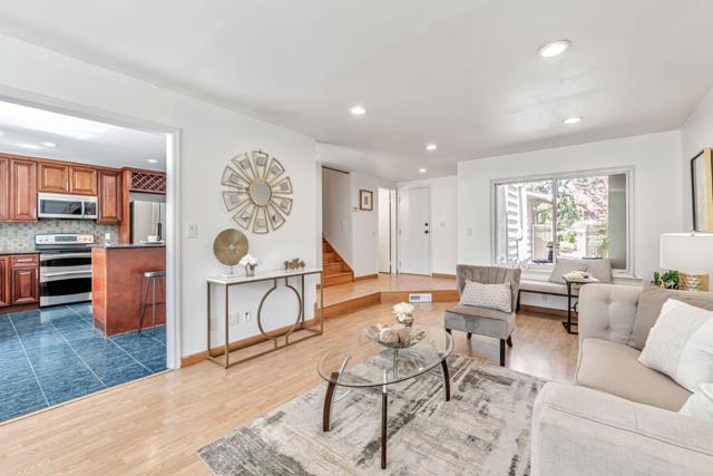 347 Kinross Drive, Walnut Creek CA: https://media.crmls.org/mediaz/d86062f8-1d0c-4b27-8c07-22725c577545.jpg