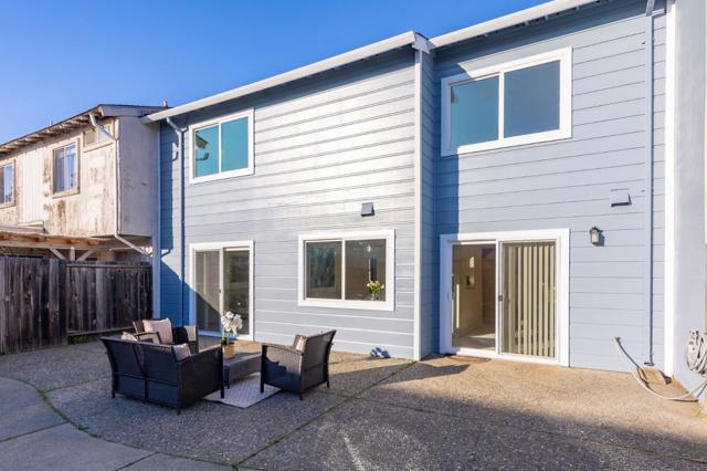 55 Saint James Court, Daly City CA: https://media.crmls.org/mediaz/d860df19-a514-401a-86a7-d39c754d7558.jpg