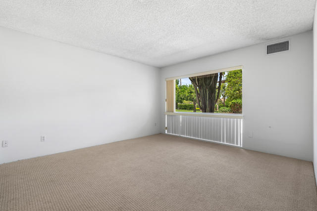 77845 California Drive, Palm Desert CA: https://media.crmls.org/mediaz/d8615601-d1bc-43f6-bea8-f6f06e64c8d7.jpg
