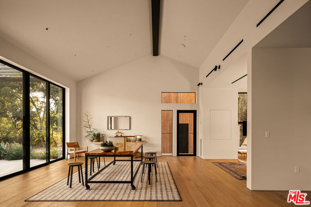 1225 Shippee Lane, Ojai CA: https://media.crmls.org/mediaz/d86160f6-5693-47c8-bdda-bdaeaf91ce5e.jpg
