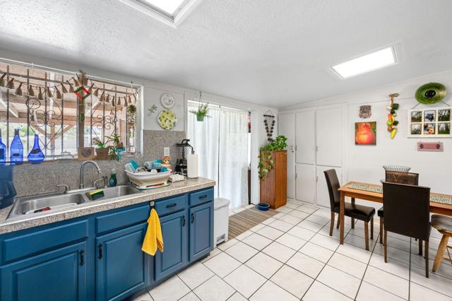 30201 San Diego Drive, Cathedral City CA: https://media.crmls.org/mediaz/d8621d04-a651-4d8c-9391-7060bebff4e3.jpg