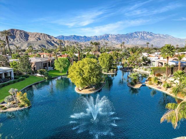 102 Waterford Circle, Rancho Mirage CA: https://media.crmls.org/mediaz/d8626d60-4f02-4913-aa7b-508d57eacf42.jpg