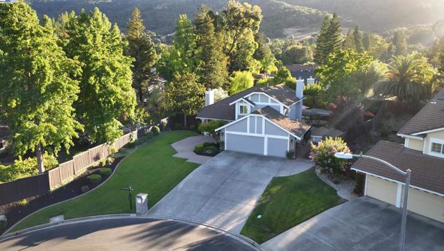 3338 Marsh Hawk Court, Pleasanton CA: https://media.crmls.org/mediaz/d8629443-6b85-40b1-a126-e606254950c9.jpg