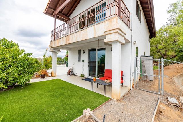 Detail Gallery Image 25 of 75 For 1402 Rimrock Dr, Escondido,  CA 92027 - 4 Beds | 3/1 Baths