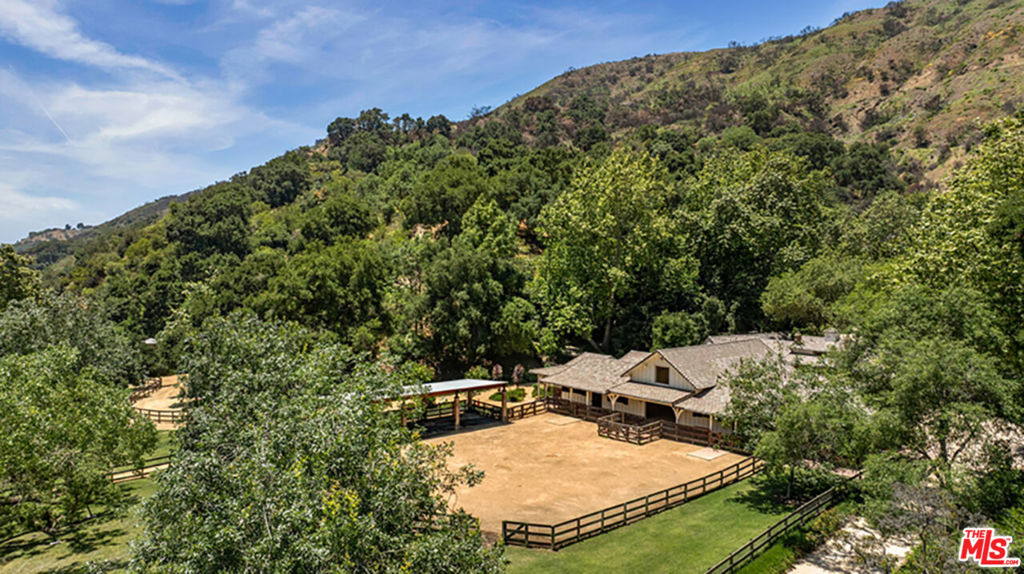 3099 Mandeville Canyon Road