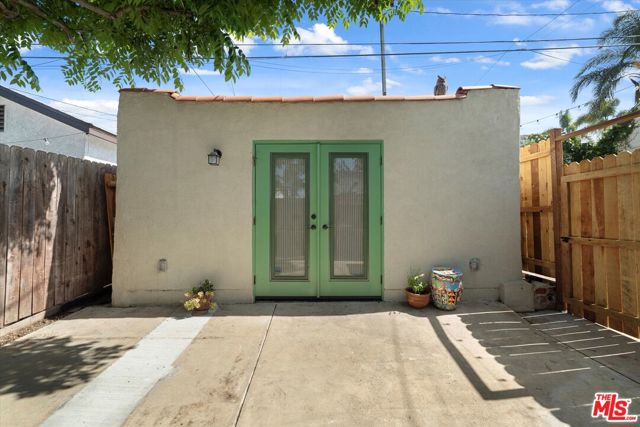 3156 W 74th Street, Los Angeles CA: https://media.crmls.org/mediaz/d862c9be-8a5a-4791-a642-3b495a0bc4ac.jpg