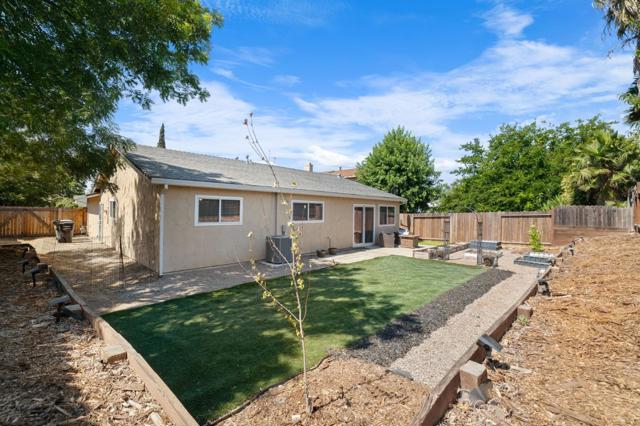 4165 Ernestine Way, North Highlands CA: https://media.crmls.org/mediaz/d862ee62-9b46-4e8a-9578-7e201f310a30.jpg