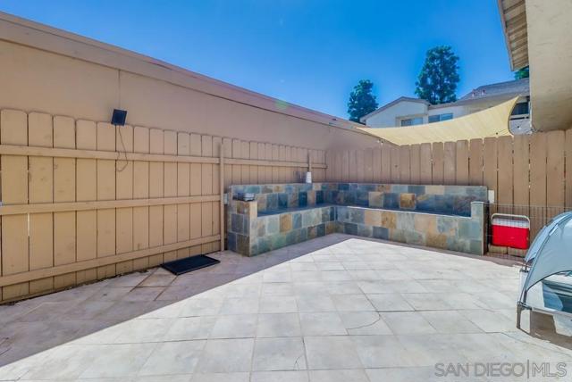 1737 Melrose Ave, Chula Vista CA: https://media.crmls.org/mediaz/d8638e65-e507-40cf-ad89-fdb7f24a8e81.jpg