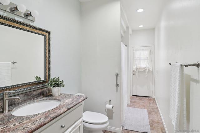 16112 Arena Drive, Ramona CA: https://media.crmls.org/mediaz/d864a072-025a-41a5-bec8-d7a5a6c2114d.jpg
