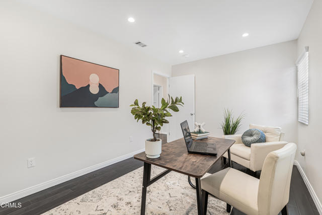 15233 Camarillo Street, Sherman Oaks CA: https://media.crmls.org/mediaz/d864a26b-1b30-424b-9fe9-ff0e24b0eef6.jpg