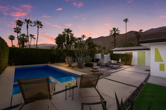1529 S Calle Palo Fierro, Palm Springs CA: https://media.crmls.org/mediaz/d8666b3d-c63f-470b-9d8a-e65f3b700dff.jpg
