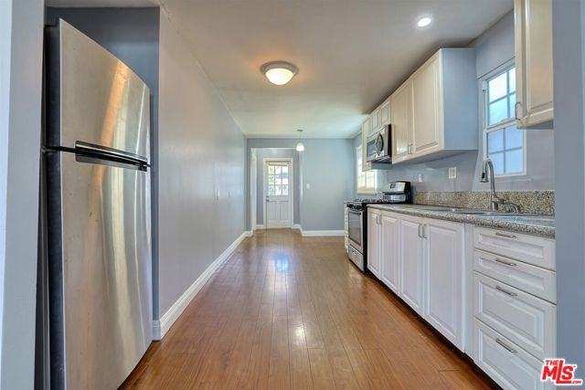 512 East Tujunga Avenue photo 8