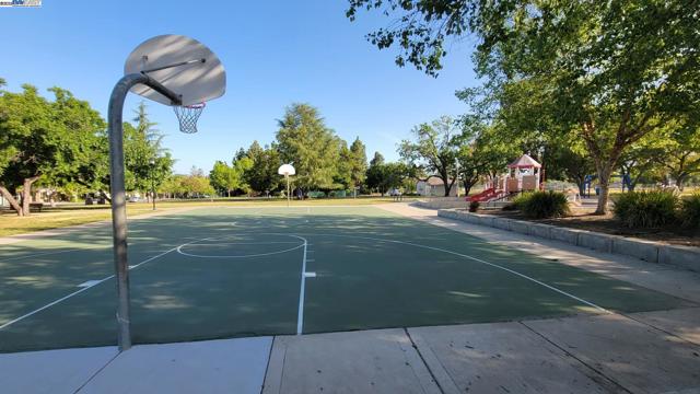 46762 Winema Cmn, Fremont CA: https://media.crmls.org/mediaz/d867690d-64ba-4dd5-b815-d11c6f8e1329.jpg
