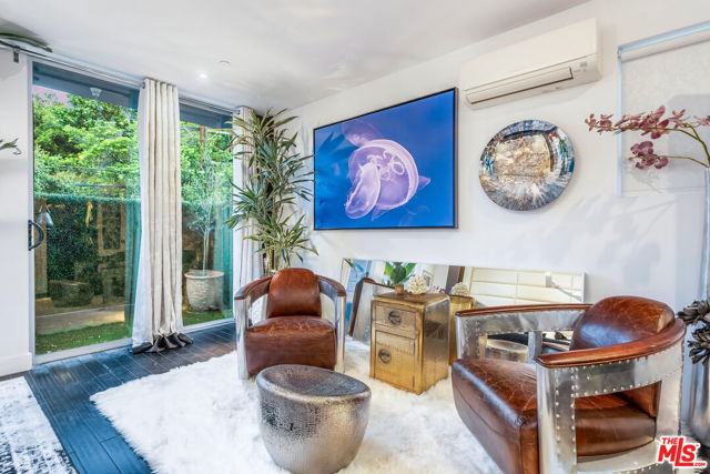 2513 Lincoln Boulevard, Venice CA: https://media.crmls.org/mediaz/d867a530-bc67-45ea-83d5-22bc2f0fe705.jpg