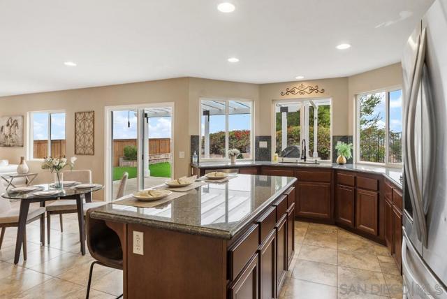 1616 Pegasus Way, San Marcos CA: https://media.crmls.org/mediaz/d867e4a9-9d91-439b-a41e-43ab402dd311.jpg