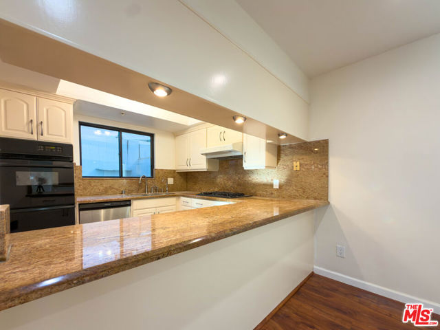 301 West Loraine Street, 8 photo 10
