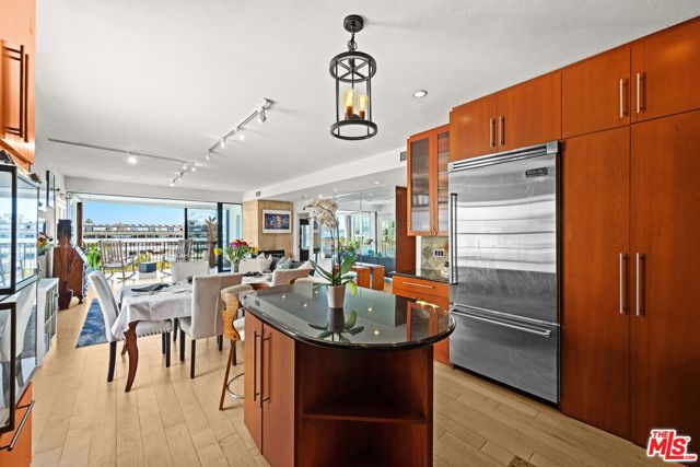 6220 Pacific Avenue, Playa del Rey CA: https://media.crmls.org/mediaz/d8697a7a-c7e6-48c1-a0ca-5282e4109dfe.jpg