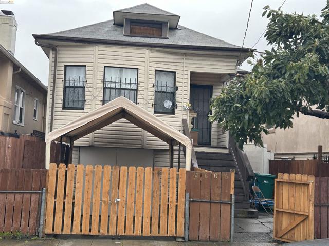 2606 20Th St, Oakland, California 94601, 2 Bedrooms Bedrooms, ,1 BathroomBathrooms,Single Family Residence,For Sale,20Th St,41051569