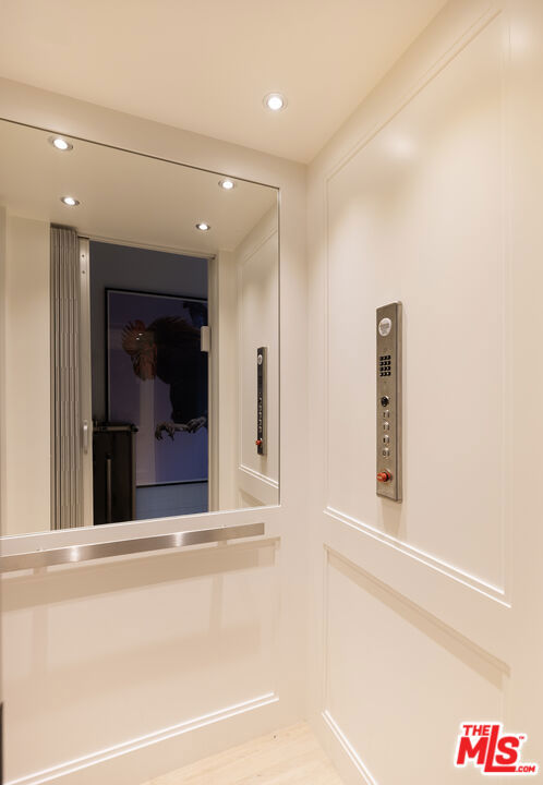 1628 Georgina Avenue, Santa Monica CA: https://media.crmls.org/mediaz/d8699236-2074-436e-bace-d5d634d0836b.jpg