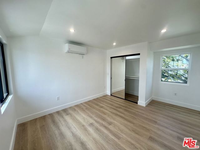 5414 S Mullen Avenue, Los Angeles CA: https://media.crmls.org/mediaz/d869c63f-9dd5-462a-9f19-51e724fa2983.jpg