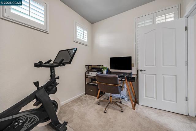 6939 Mariposa Cir, Dublin CA: https://media.crmls.org/mediaz/d86a9cb6-8b5f-4bea-827c-83afbc20edc4.jpg