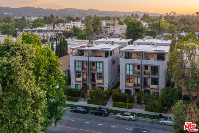 4427 Studio Place, Studio City CA: https://media.crmls.org/mediaz/d86af106-3fce-40ac-9dac-c13a77896897.jpg