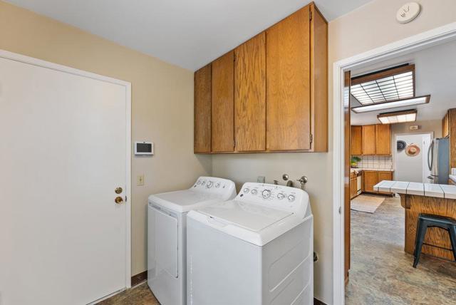 240 Baja Sol Drive, Scotts Valley CA: https://media.crmls.org/mediaz/d86b1be4-edcc-4edf-9080-7bd235a61130.jpg