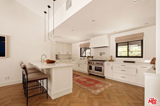 3476 Mandeville Canyon Road, Los Angeles CA: https://media.crmls.org/mediaz/d86b3bc5-3974-4503-b527-580f185db604.jpg