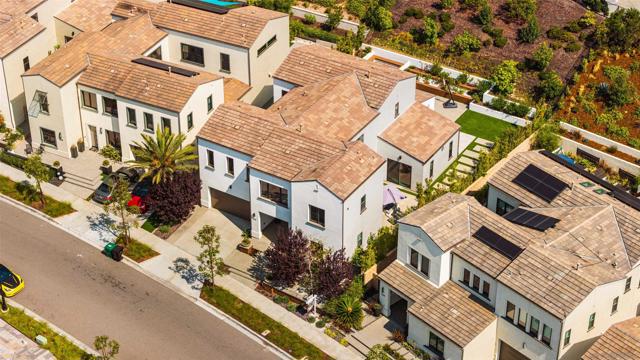 5347 Morning Sage Way, San Diego CA: https://media.crmls.org/mediaz/d86c40c6-6e2d-4d68-91c3-4dd02ddccf33.jpg