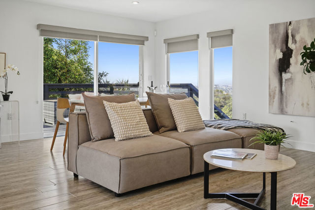 5549 Onacrest Drive, Los Angeles CA: https://media.crmls.org/mediaz/d86d343d-f9e0-4aa3-b33c-5330571a9bdf.jpg